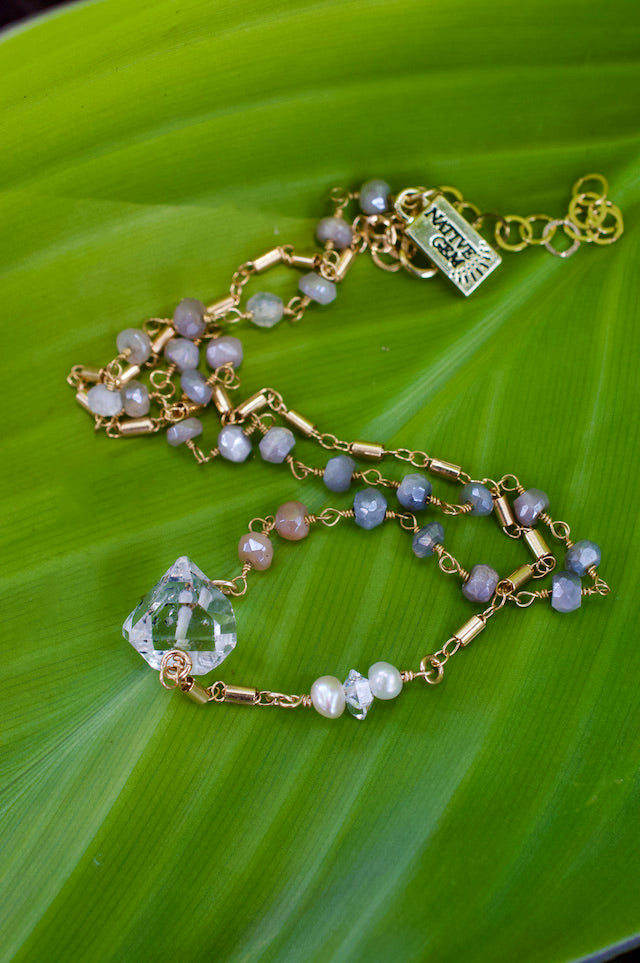 Native Gem Feels Necklace in Peach Moonstone