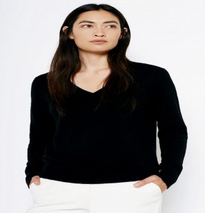 Equipment- Cecile V-Neck Sweater in Black