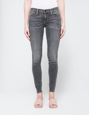 Frame_Le_Skinny_De_Jeanne_Greenwich