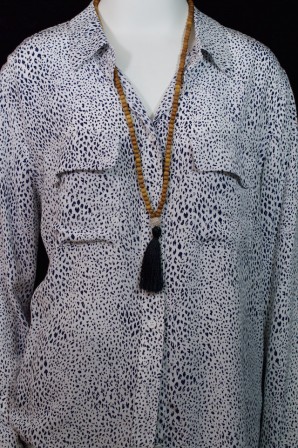 Lisa_Freede_Sandalwood_Necklace_Black_Tassel2